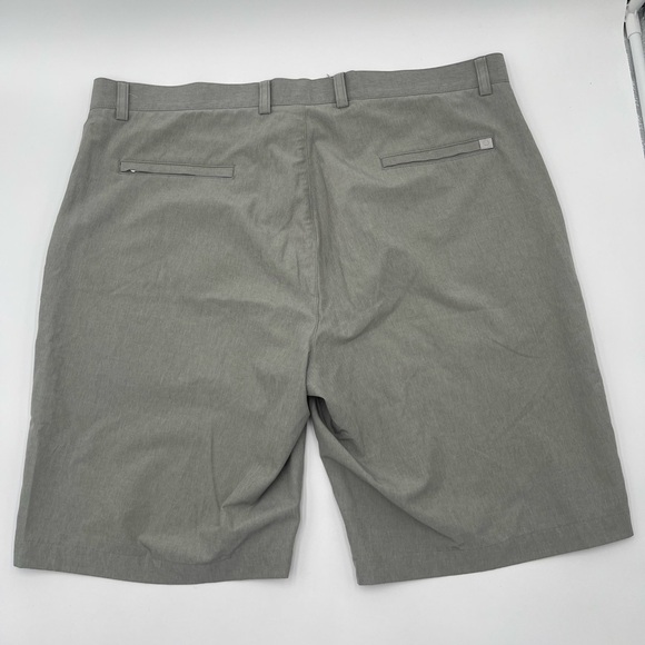Peter Millar Men’s Size 38 Performance Golf Shorts Gray Stretch Casual Chino - Picture 3 of 9